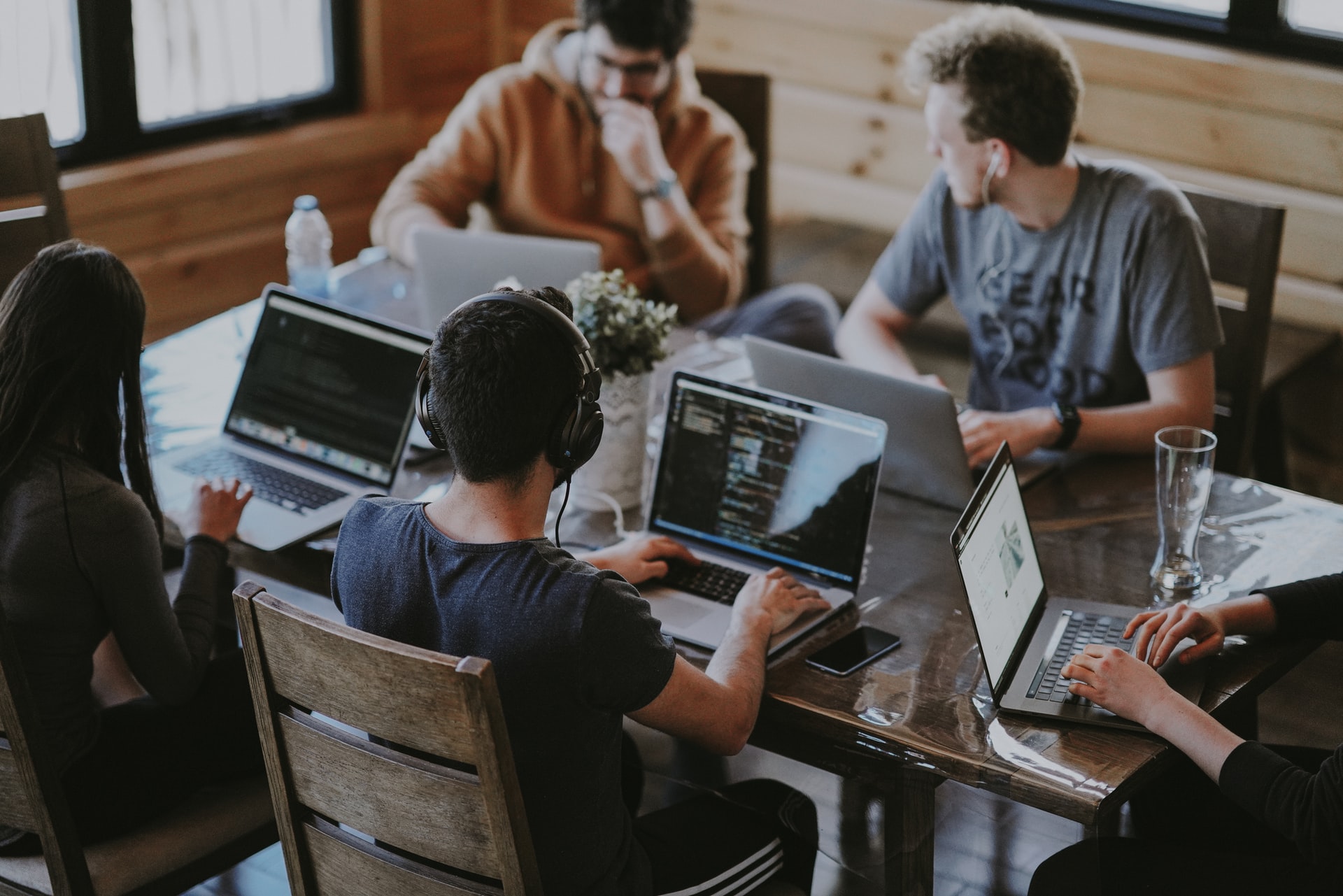 Solicita información 1 annie spratt QckxruozjRg unsplash 1